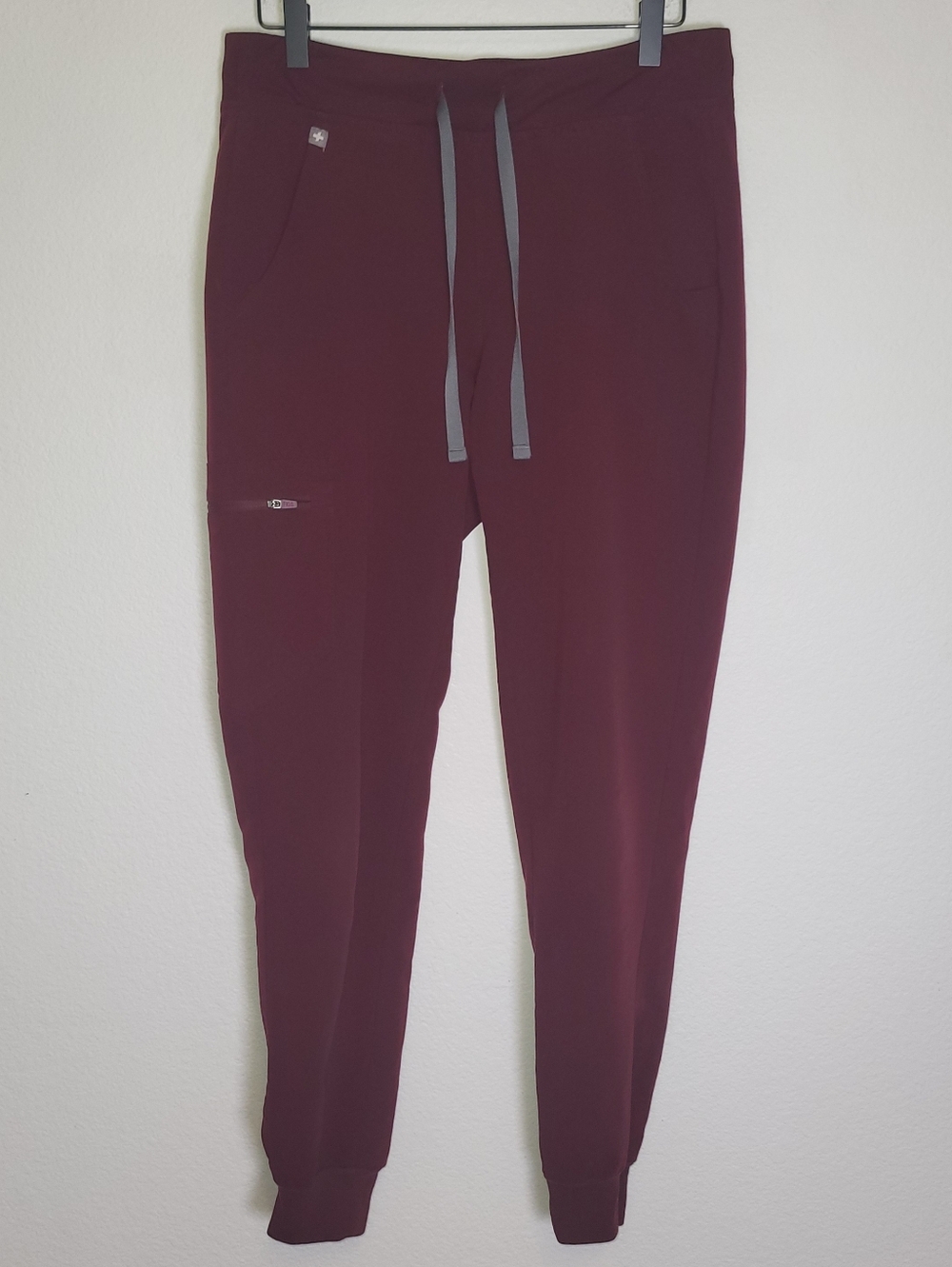 Figs Zamora High Waisted Jogger Scrubs in Burgundy Red size Small